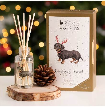 Wrendale Design Reed Diffuser  Dachshund Through The Snow Doftpinnar 40ml  